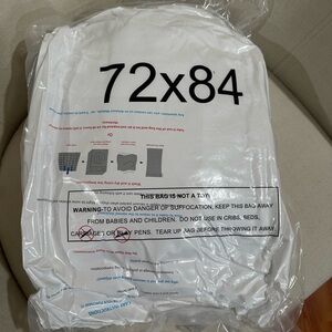 White Mattress topper, 72x84